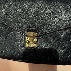 Louis Vuitton Pochette Métis